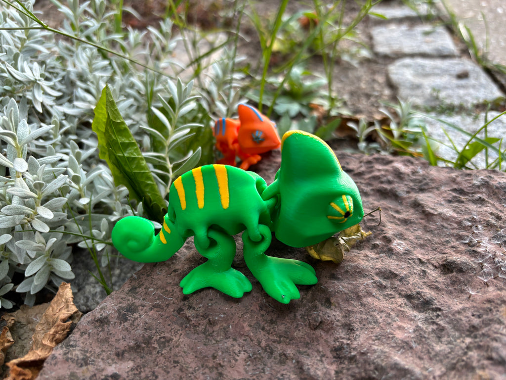 Zazu & Luma, De Farveskiftende Kamæleoner fra Den Hviskende Jungle