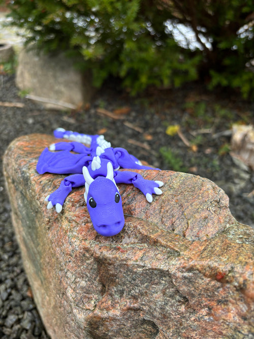 Tåge Tårnets Magiske Drager – Glimmersvinge, Ildslipse, Dugdanser & Sprigglekams