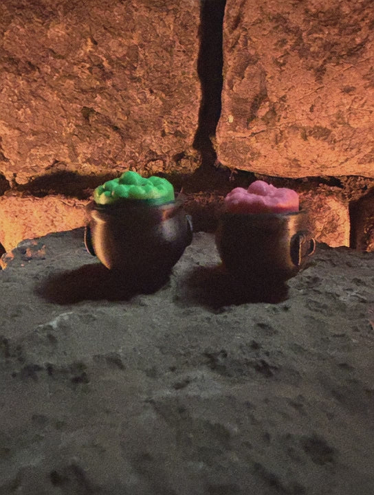 Bizzle bobler & Pjuske plop (Grøn: Bizzle bobler / Pink: Pjuske plop)